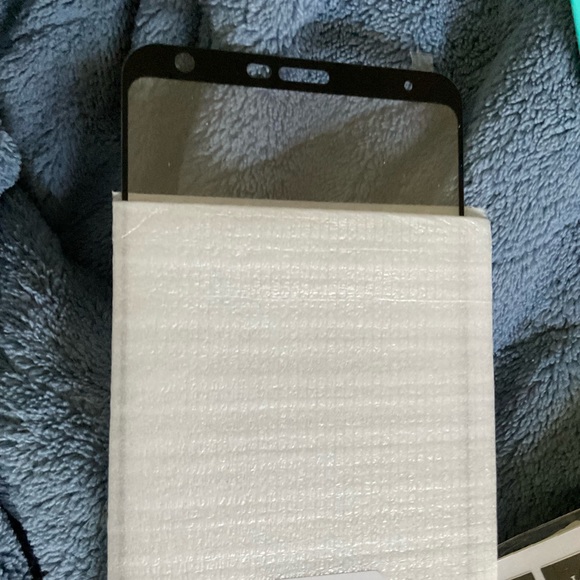 LϟK Tempered Glass Screen Protector, Full Cover, Easy Install - Picture 4 of 5